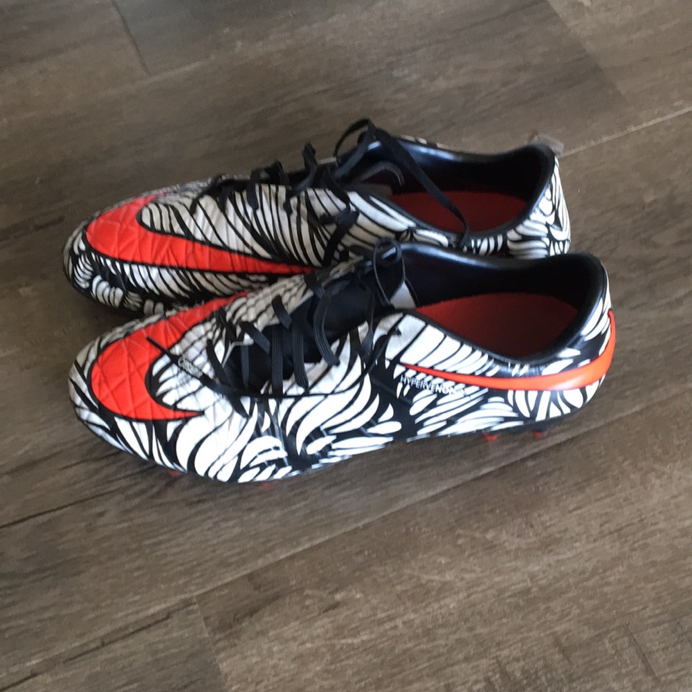 Nike hyper venom soccer cleats